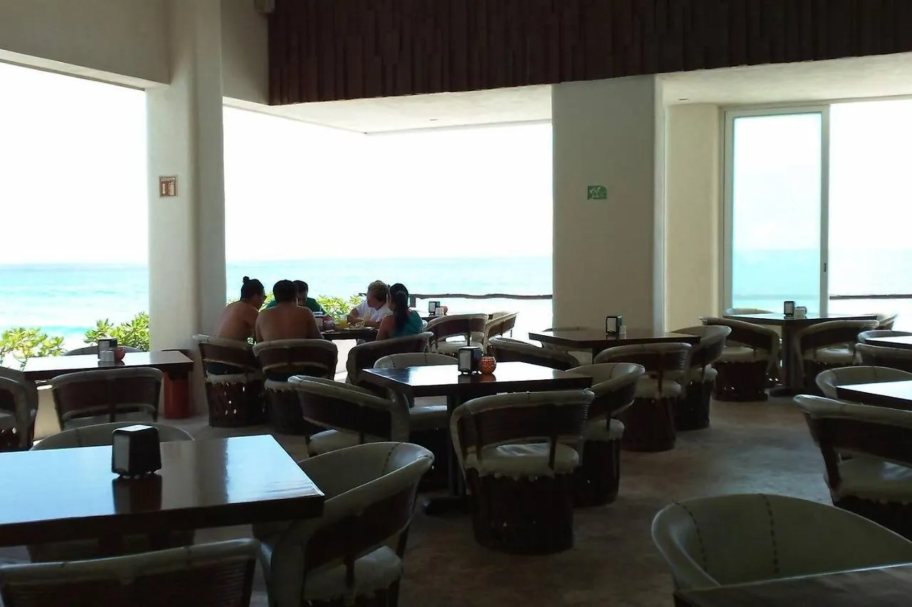 Apartment Ocean Front Suite, Balcony, Kitchen. Cancun Mexico
